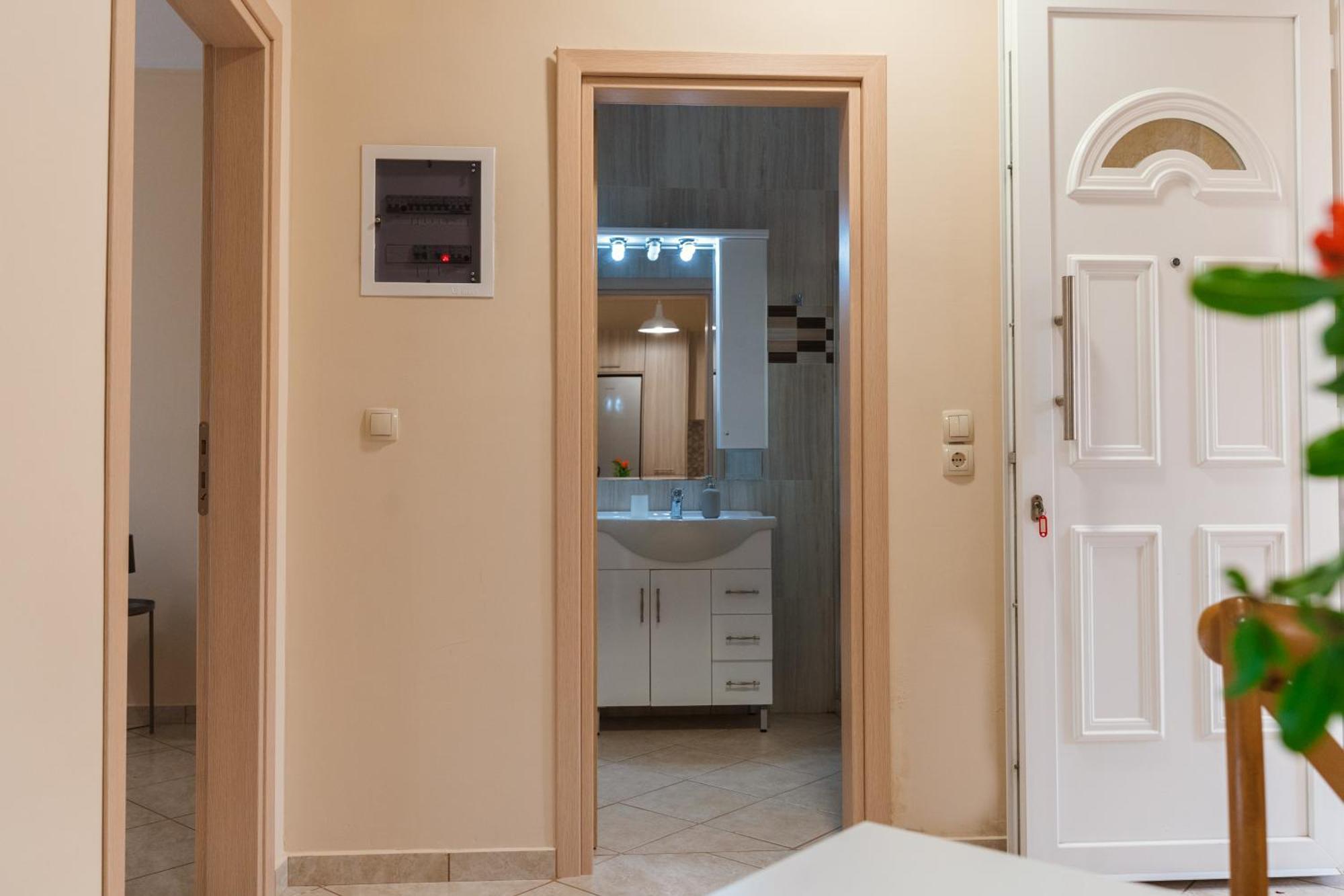 Marine Apartments Venetiko Paralia Agias Foteinis المظهر الخارجي الصورة