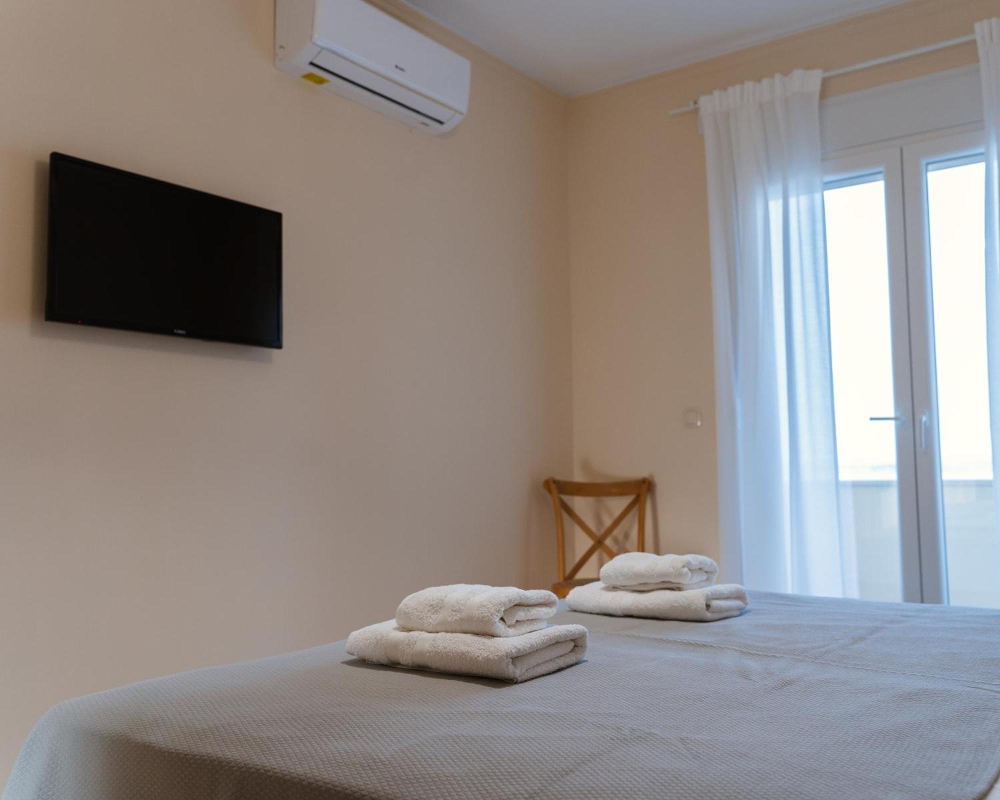 Marine Apartments Venetiko Paralia Agias Foteinis المظهر الخارجي الصورة